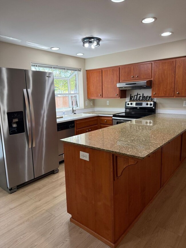 Building Photo - 870 Spurlock St
