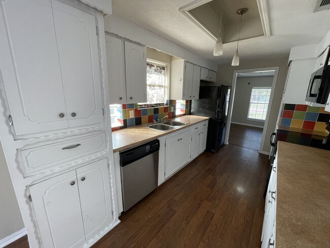 Building Photo - 9015 Eldora Dr