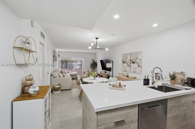 Building Photo - 9227 SW 87th Ave