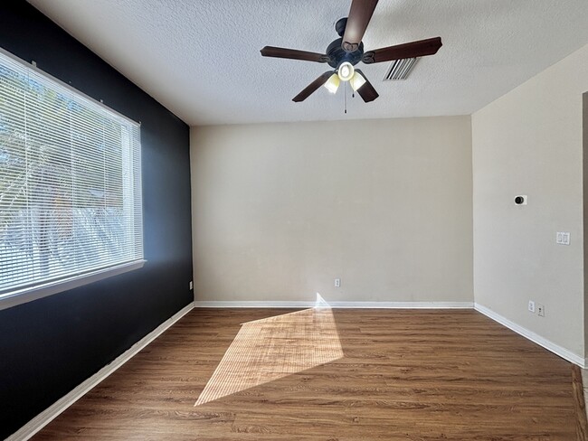 Building Photo - 13010 Langstaff Dr