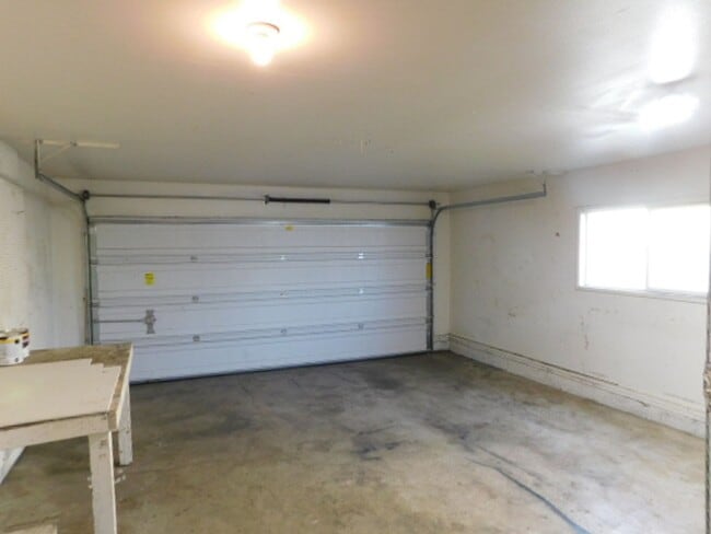Building Photo - 3Bd/2Ba Single Story House - For viewing!