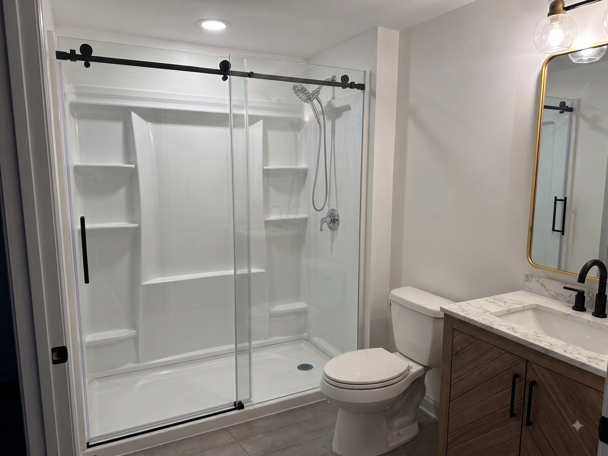 Primary Bathroom - 2214 E York St