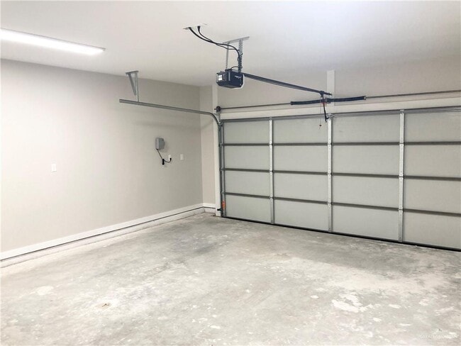 Building Photo - 40 Corales St