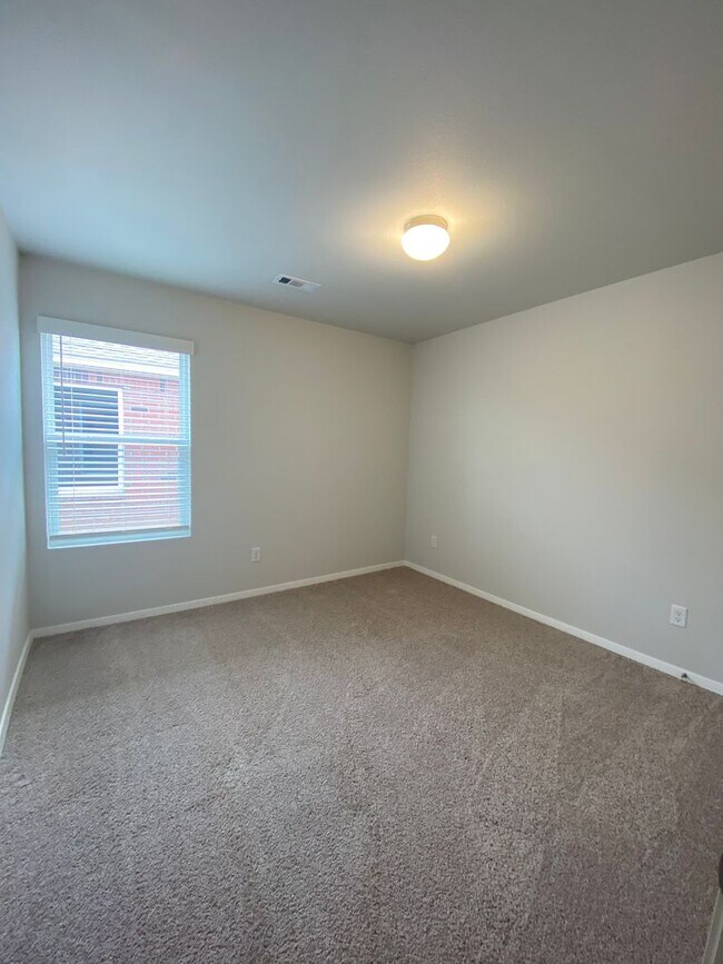 Building Photo - NOW PRE-LEASING — Charming 3-Bedroom | 2-Bath Home in Regency Park