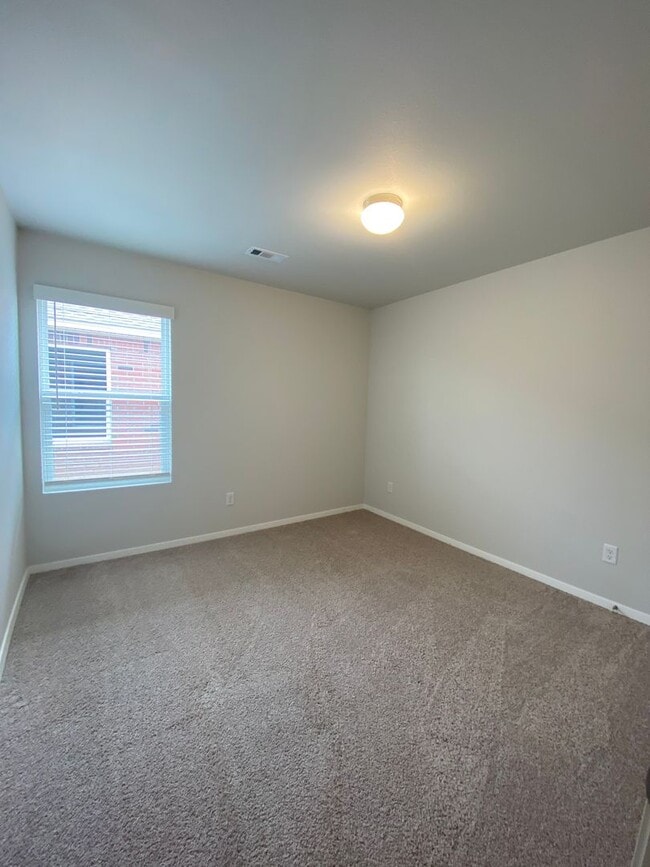 Building Photo - NOW PRELEASING — Charming 3-Bedroom | 2-Bath Home in Regency Park