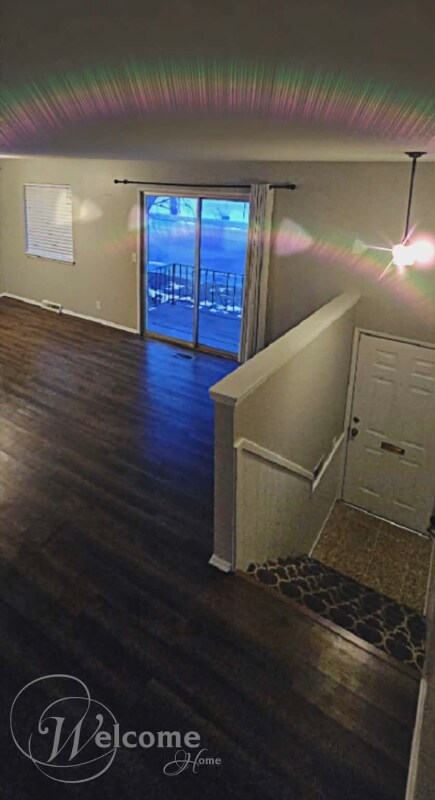 Building Photo - 911 W River Blvd