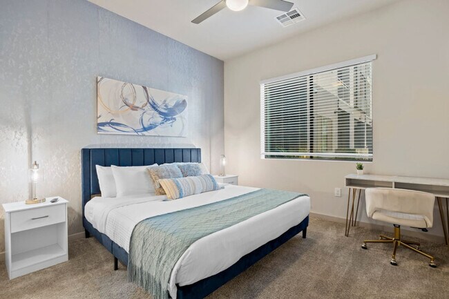 Building Photo - 711 W Broadway Rd