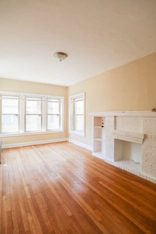 Building Photo - 4728 N Spaulding Ave