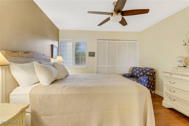 Building Photo - 4811 S Landings Dr