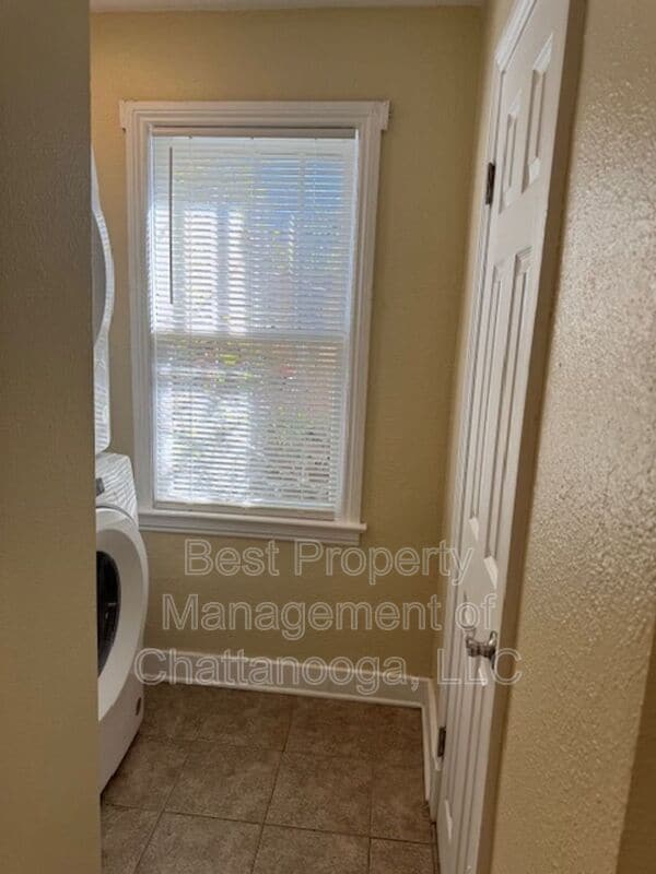 Building Photo - 5425 Marion Ave