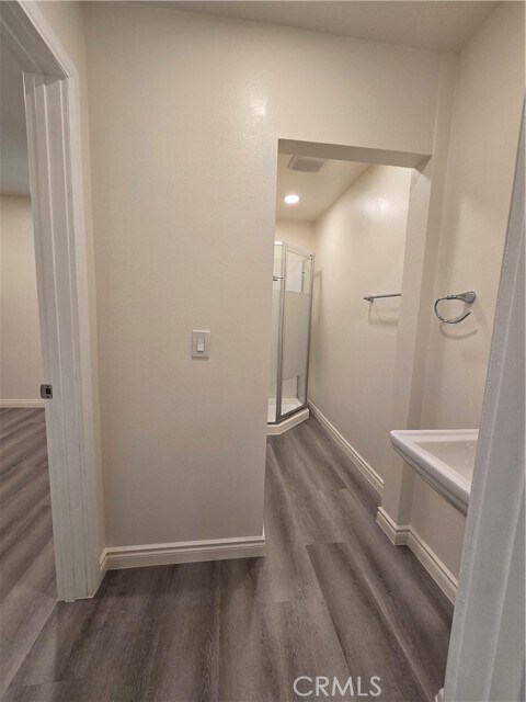 Building Photo - 422 W Graves Ave