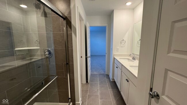 Building Photo - 5580 Cherry Hl Dr