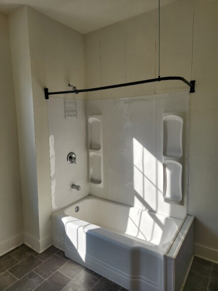 Building Photo - 459 Cherry St