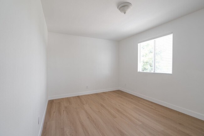 Building Photo - 5191 Alumni Pl