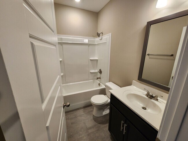 Building Photo - Welcome To Clarksville!