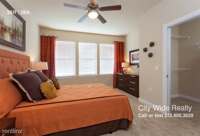 Building Photo - Beautiful Southwest Bee Cave 3 bedrooms unit