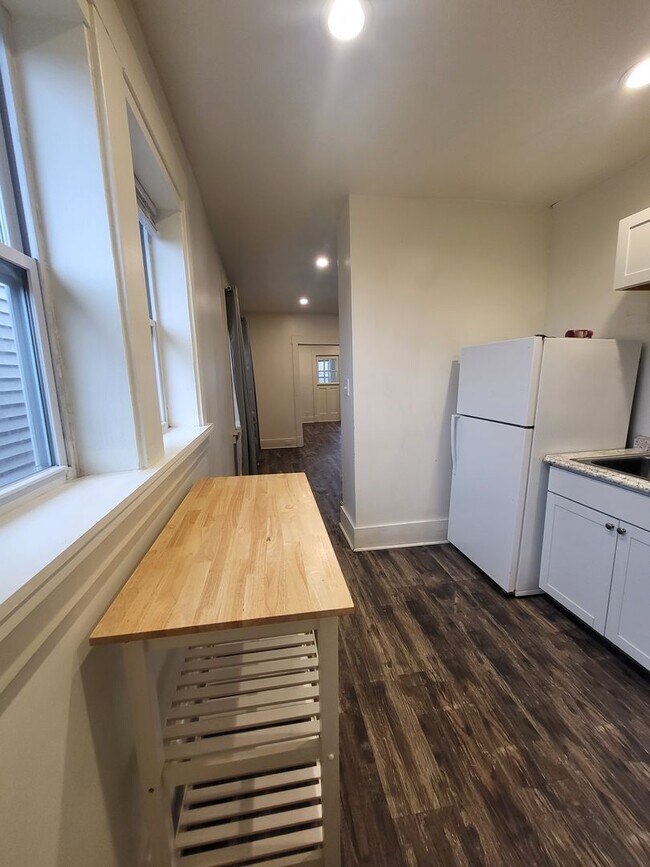 Building Photo - 315-315 Birmingham Ave