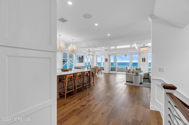 Building Photo - 3574 Ocean Terrace