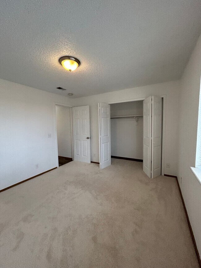 Building Photo - 2 BR/1 BA Condo in Desirable Area of Wesminster, CO