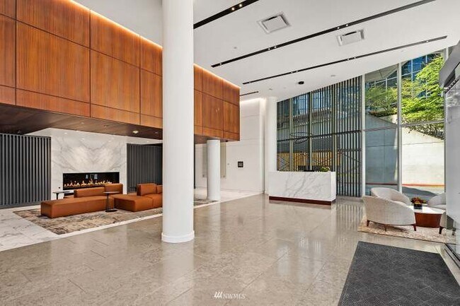 Building Photo - 10700 NE 4th St