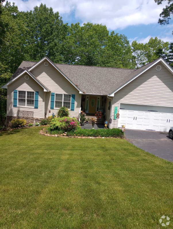 Building Photo - 106 Brookwoods Ln