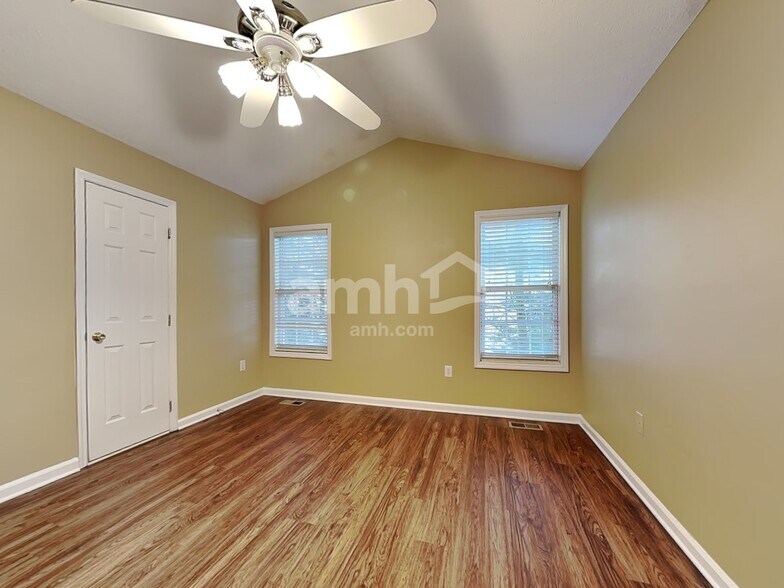 Building Photo - 112 Pine Orchard Ct