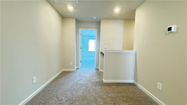 Building Photo - 694 Gabby Pt