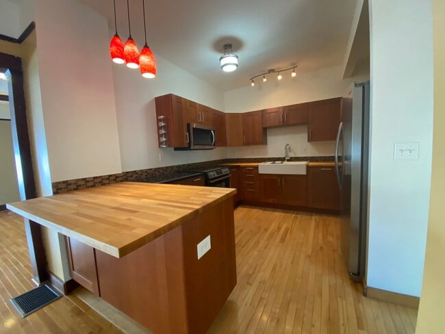 Building Photo - 3 Bedroom Home for Rent - HR Heights