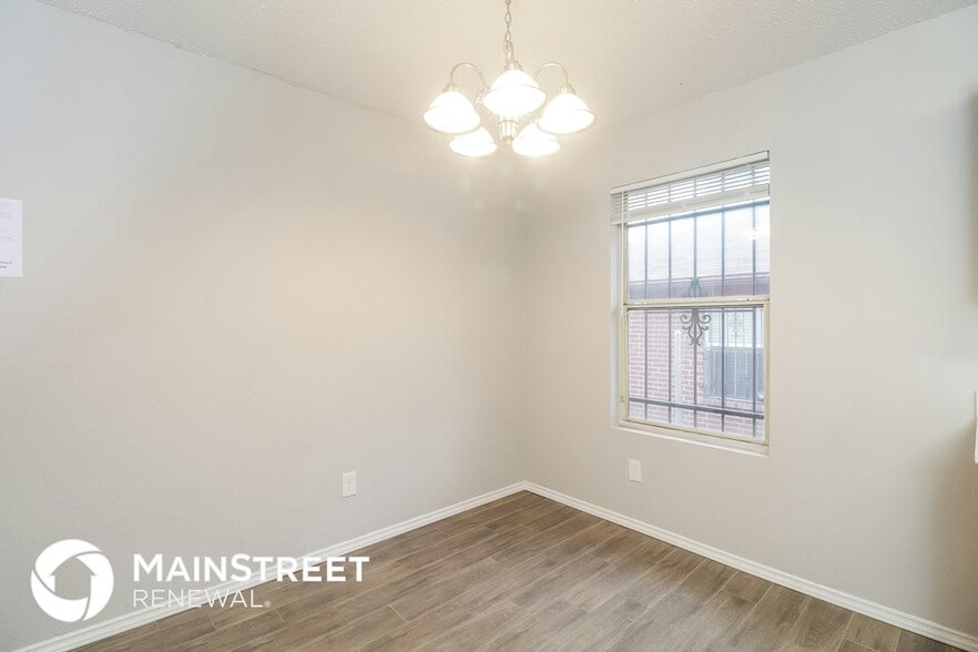 Building Photo - 735 Panola Dr