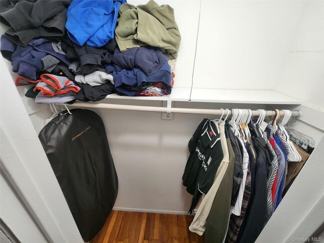 Building Photo - 6 Charles Ln