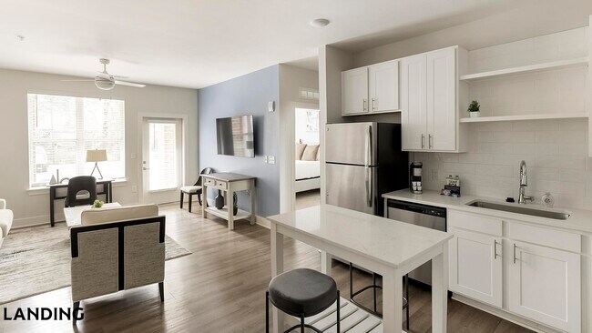 Building Photo - 556 Martin Rd SW