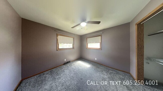 Building Photo - Spacious, Stylish, and Convenient Living