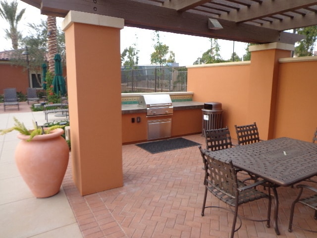 Building Photo - Amazing 4 Bedroom/3.5 Bathroom Townhome