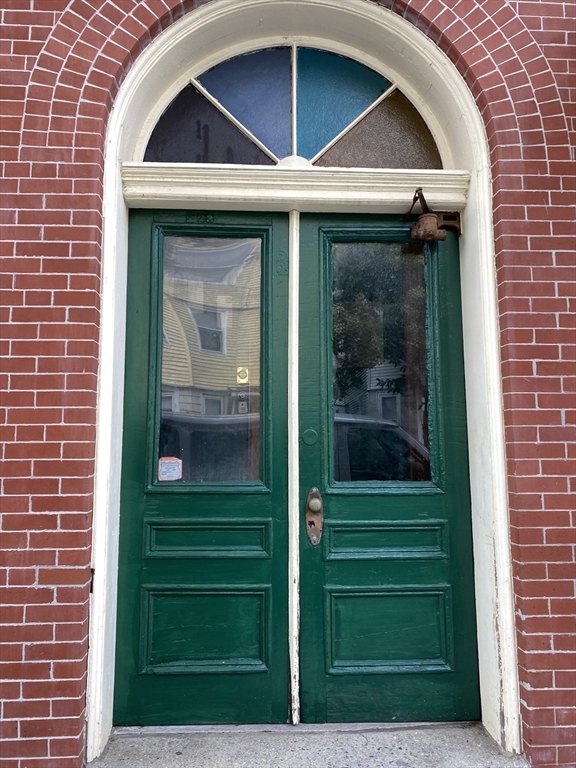 Building Photo - 223 Paris St