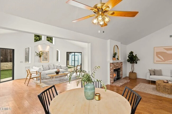 Building Photo - 2226 Sanderling St