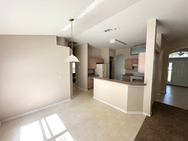 Building Photo - 15 Zinnia Trail