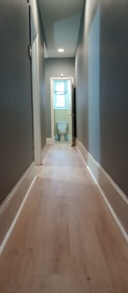 Hallway - 648 Morton Pl NE