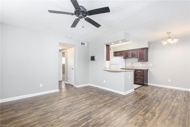 Building Photo - 1226 Little Bay Ave