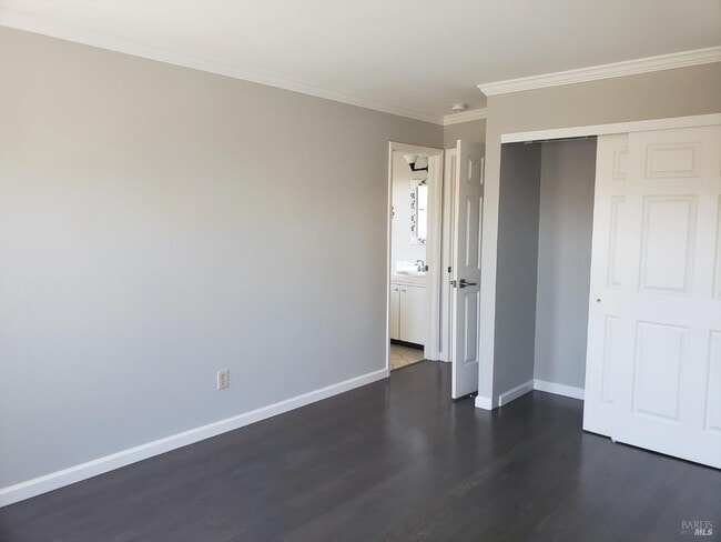 Building Photo - 6 Narragansett Cove