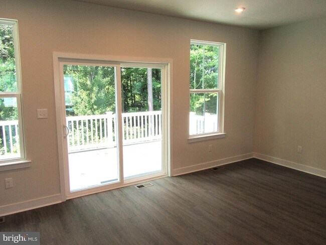 Building Photo - 4355 Reusch Cir