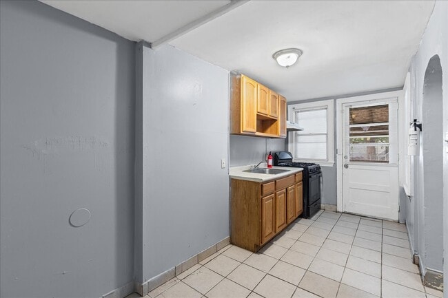 Building Photo - 1215 S Octagon Rd