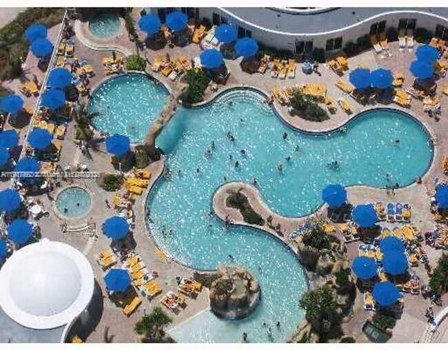 Building Photo - 18201 Collins Ave