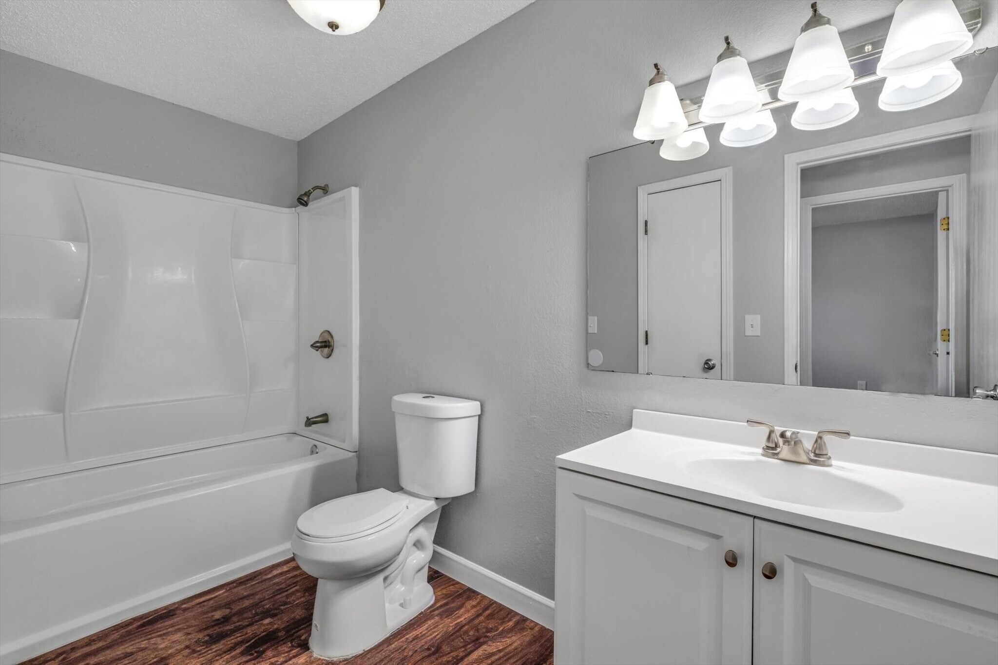 Building Photo - 11 Carriage Lane