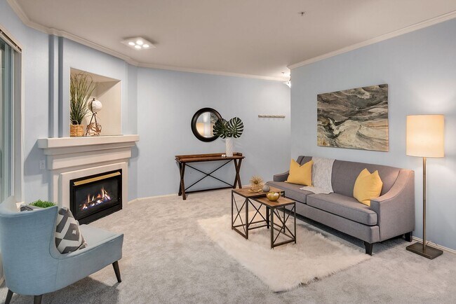 Building Photo - 2bd/2ba Sammamish House