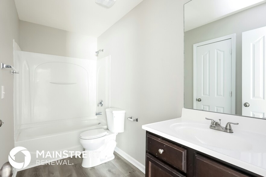 Building Photo - 6619 Glenville Dr