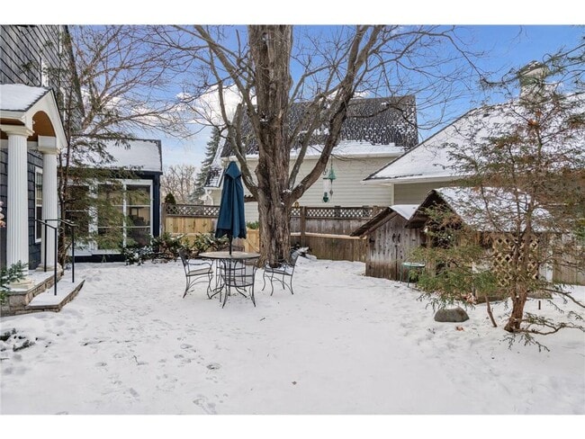 Building Photo - 3 Edina Ct