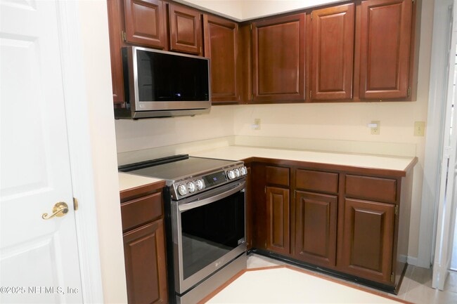 Building Photo - 10996 Raley Creek Dr S