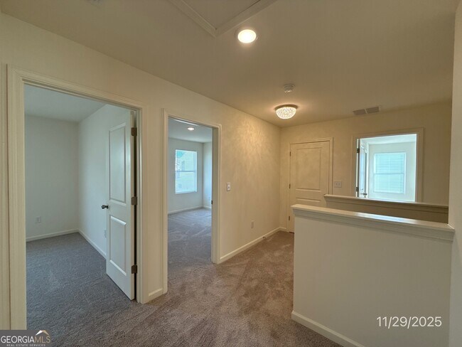 Building Photo - 148 Flowering Cherry St