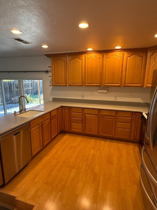 Building Photo - 7389 Newcastle Ln
