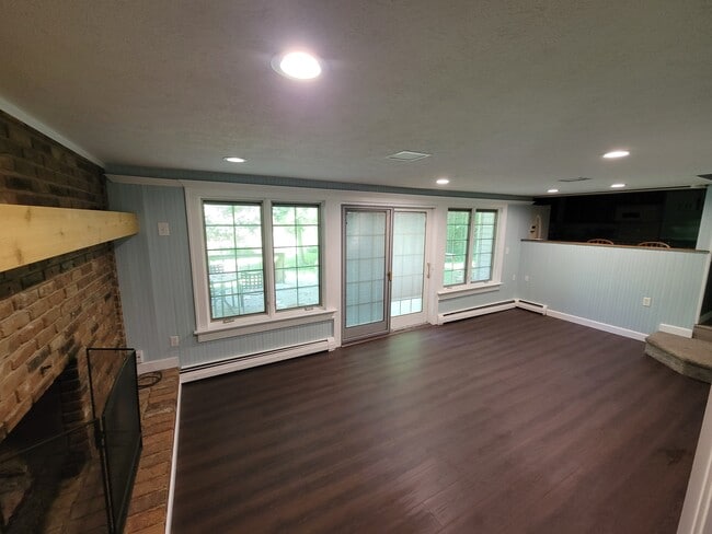 Building Photo - 12824 Opalocka Dr